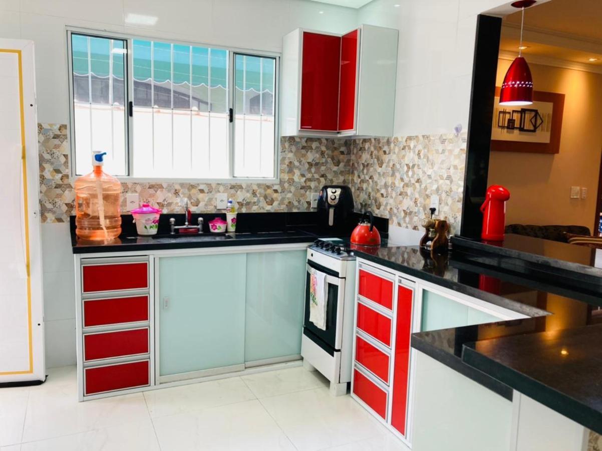 Casa Moderna e Aconchegante com Piscina Aquecida e Lareira a Apenas 50 mts da Praia Praia Grande (Santos) Exterior foto